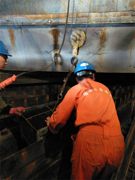 空預(yù)器吊包清洗