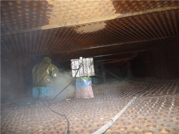 列管空預(yù)器清洗前后照片